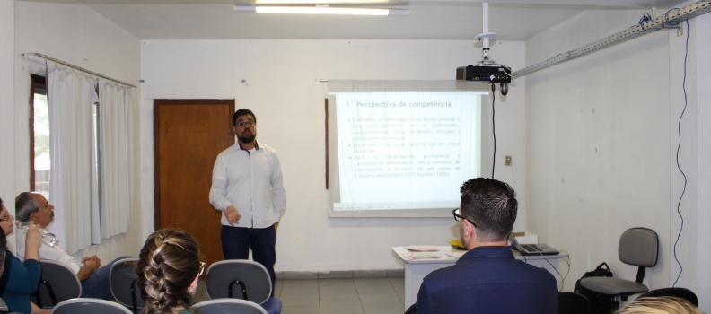 Funcionários da FHGV conhecem projeto de Gestão de Competência Funcionários da FHGV conhecem projeto de Gestão de Competência